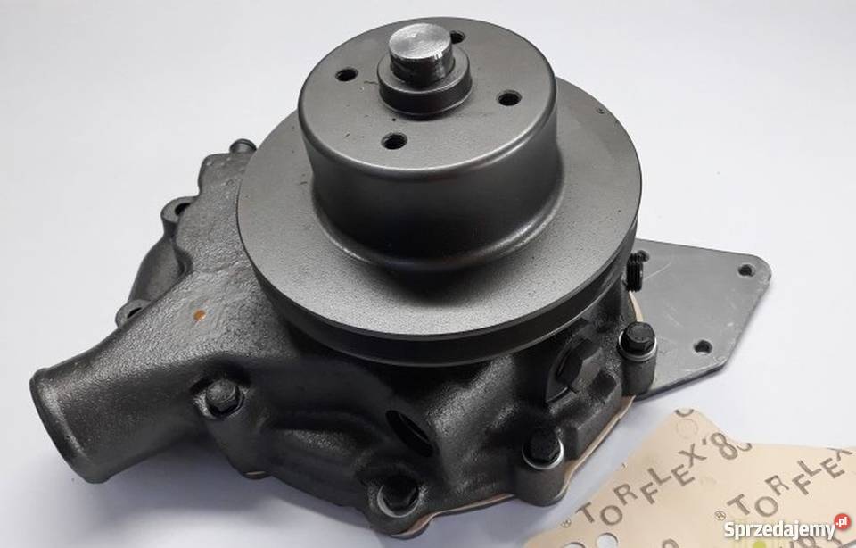 RE18676 Pompa wody John Deere 36403150 sprzedam