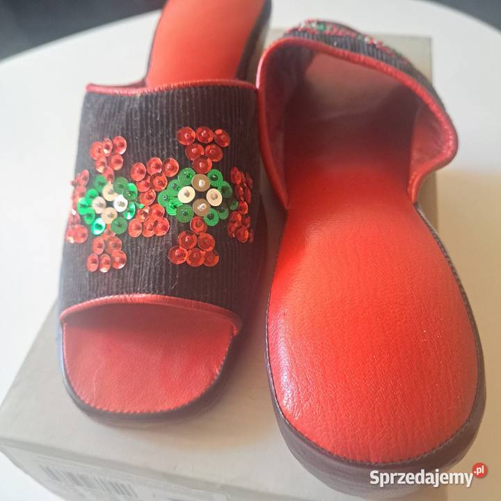 Pantofle klapki kapcie damskie nowe Sandały i klapki opolskie Opole sprzedam