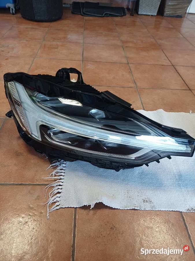 XC60 RDesign Lampy przod 2019 Czernikowo