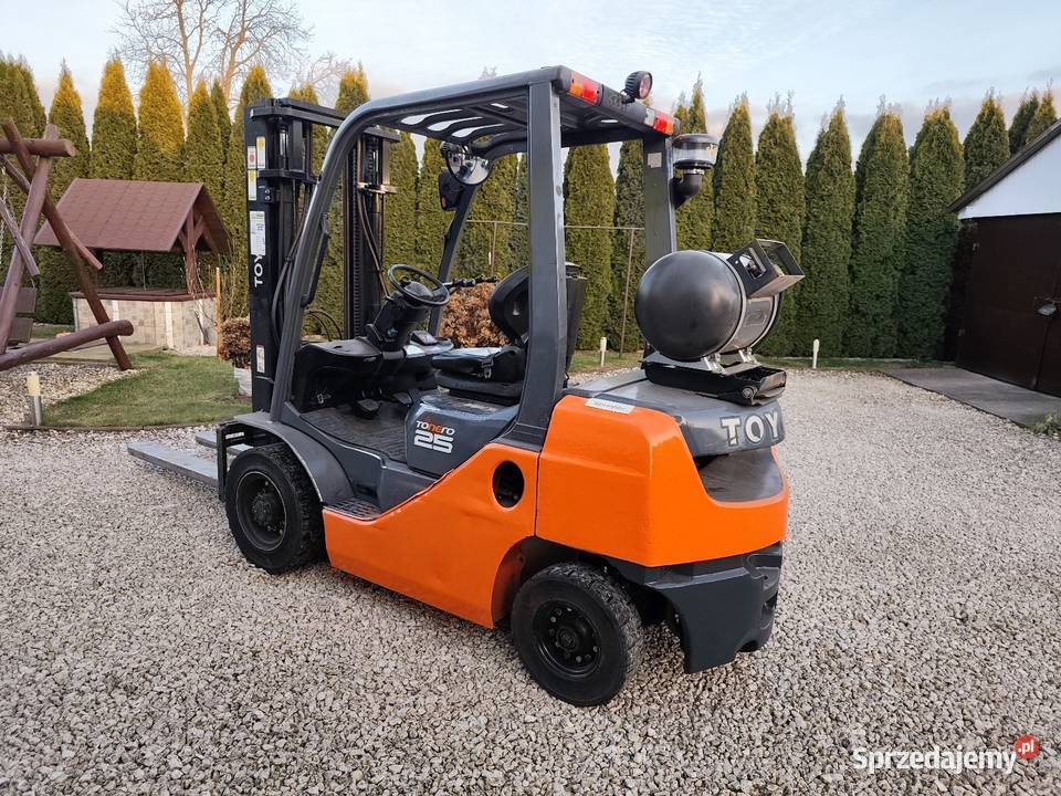 Wózek widłowy Toyota serii 8 25 to 8fgf25 widly Rzeczniów