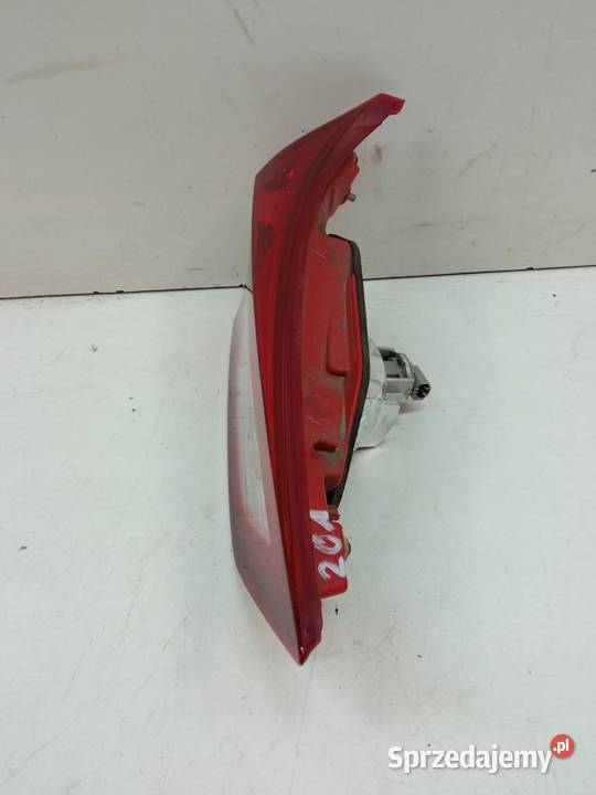 LAMPA TYŁ W KLAPĘ LEWA KOMBI E18 Toyota Auris II