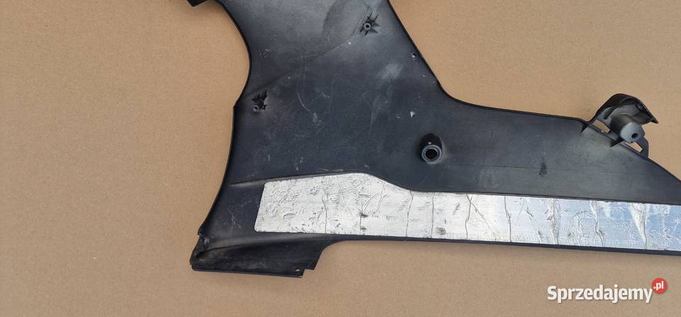 YAMAHA R6 RJ15 PŁUG BOCZEK OWIEWKA PRAWA