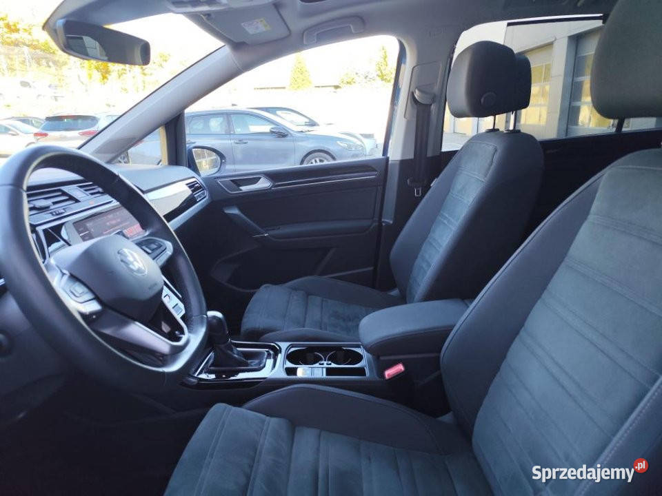 Volkswagen Touran 2023r salon panorama hak Kraków