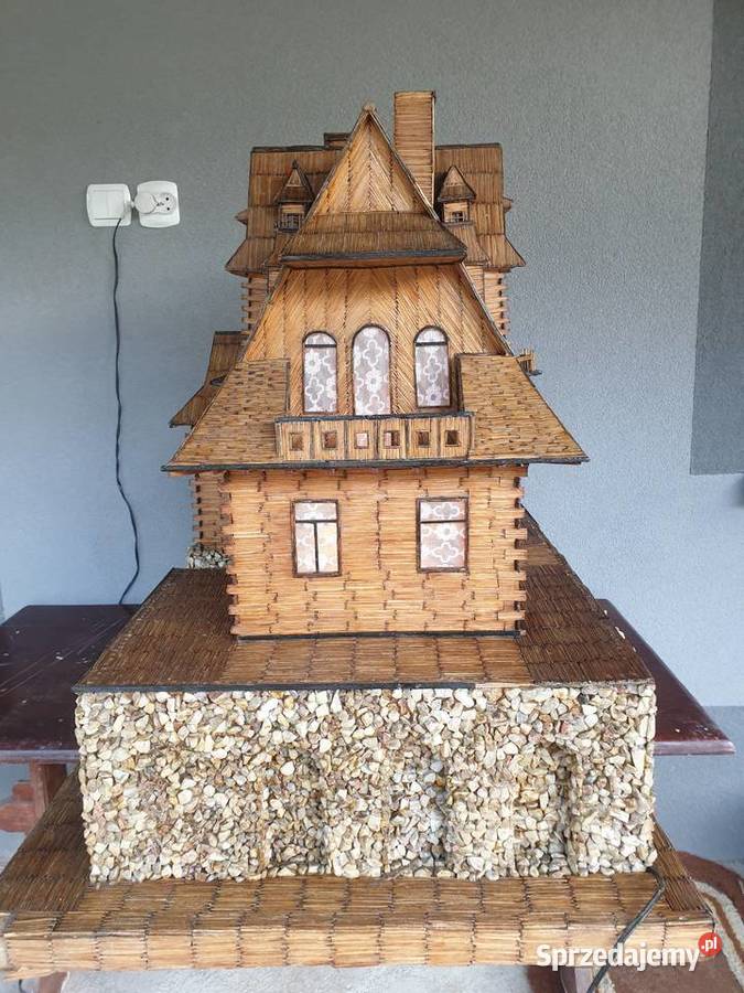 Duży domek z zapałek Olszanica
