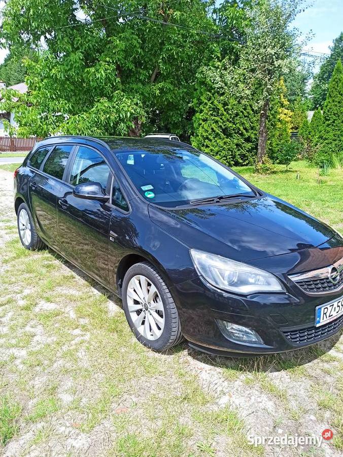 Opel Astra IV 14 T Edition 150 nieuszkodzony Astra Rzeszów