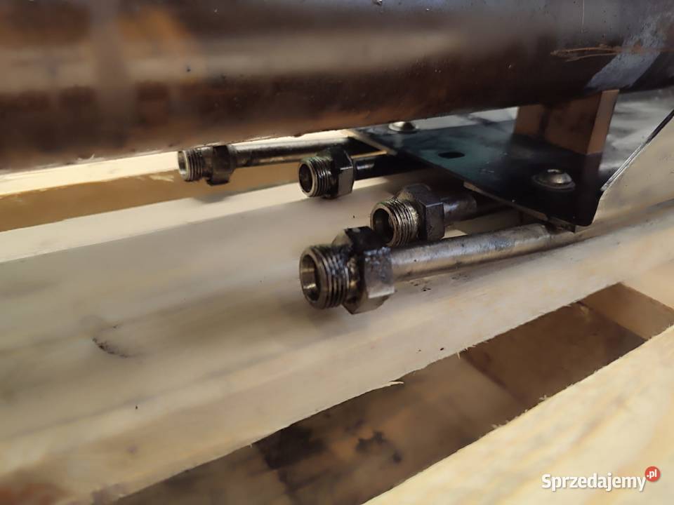 Siłownik wysuwu ramienia MANITOU MLT 6575H wielkopolskie