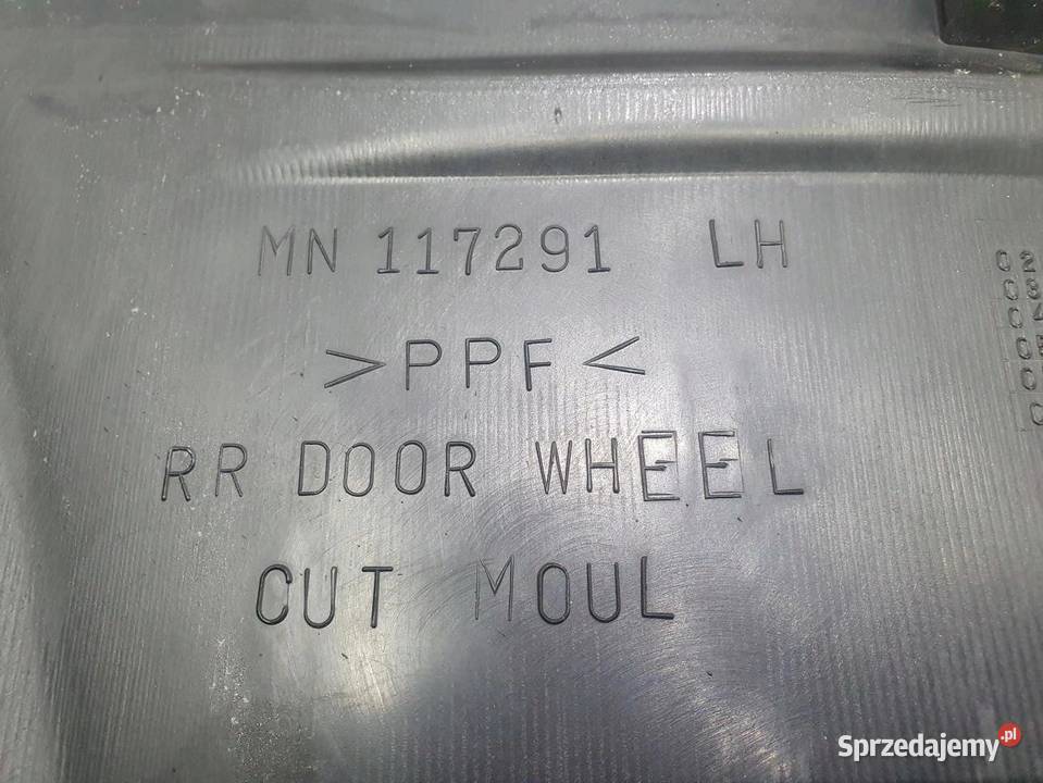 LISTWA DRZWI LEWY TYŁ MITSUBISHI PAJERO III sprzedam