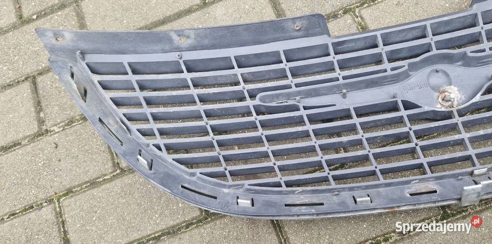CHRYSLER GRAND VOYAGER 2003 grill atrapa Rok produkcji 2003 Bydgoszcz