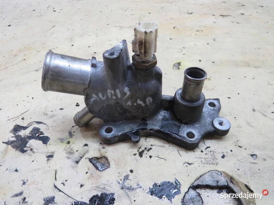 OBUDOWA TERMOSTATU AURIS II 14 D4D