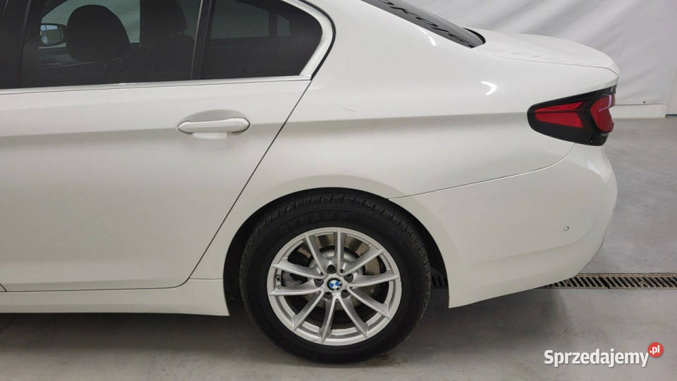 BMW 518 d mHEV aut G30 2017 lakier metallic mazowieckie Grójec