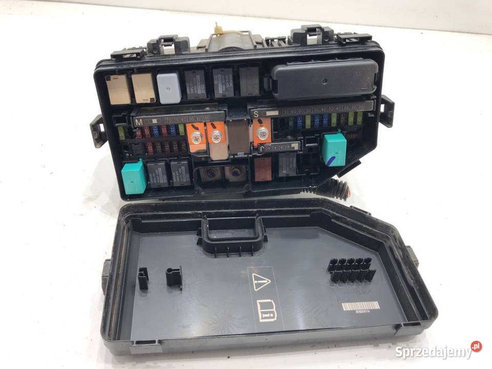 SKRZYNKA BEZPIECZNIKÓW HONDA CRV IV SUV 16 160 sprzedam