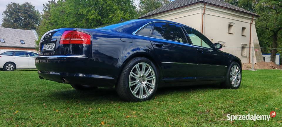 Audi A8 D3 42 350 187000 monitory lodówka stolik Cyców