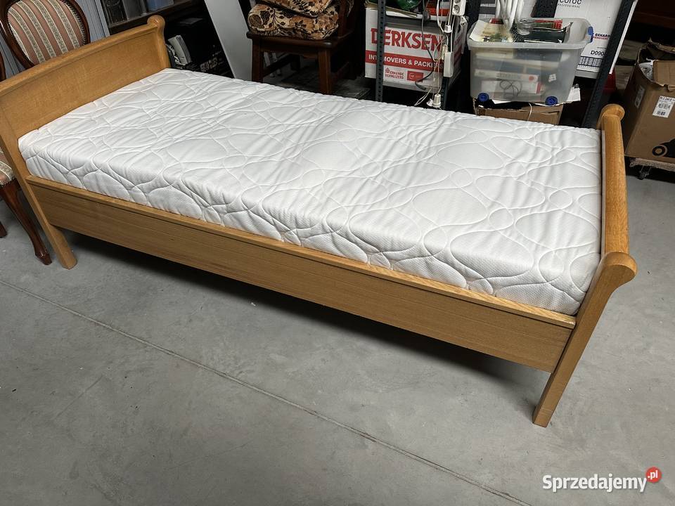 Ładne łóżko 90 ze stelażem unoszonym i materacem Sławoszewek