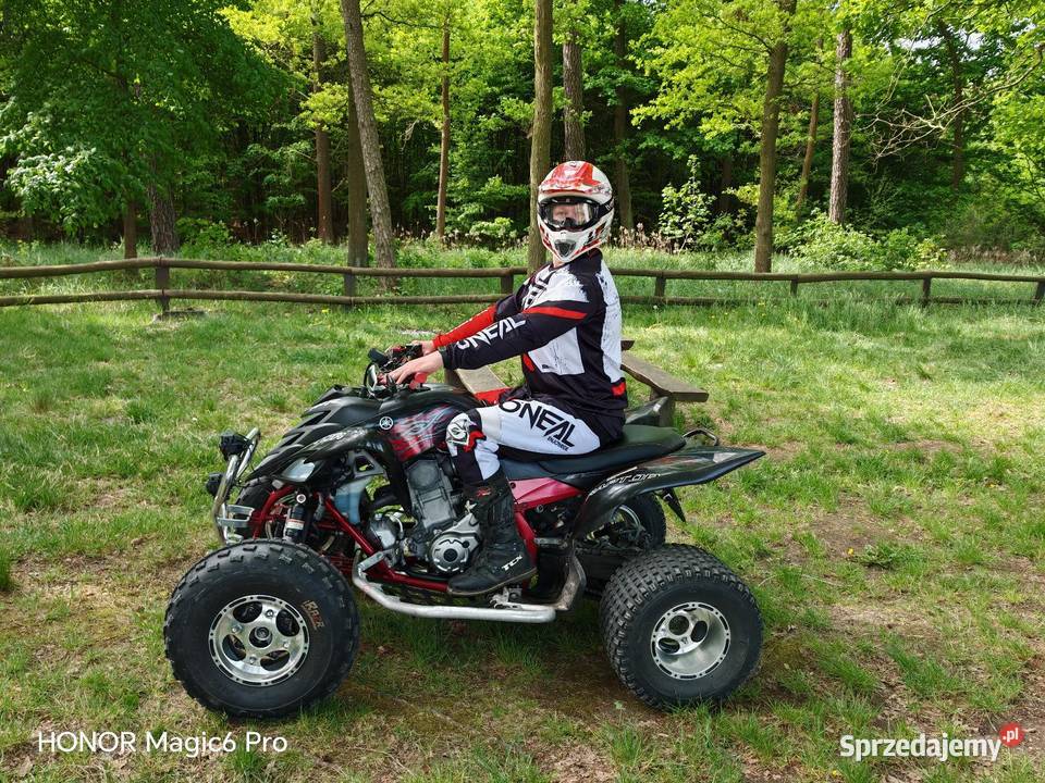 Yamaha Raptor 700r se Yamaha Wołów