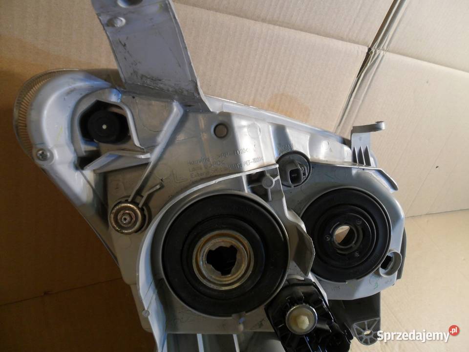 LAMPA LEWY PRZÓD EU ISUZU D II 2