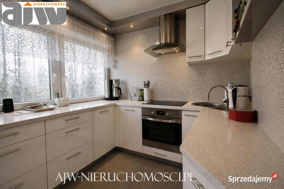 Dom wolnostojący Laski 390m2