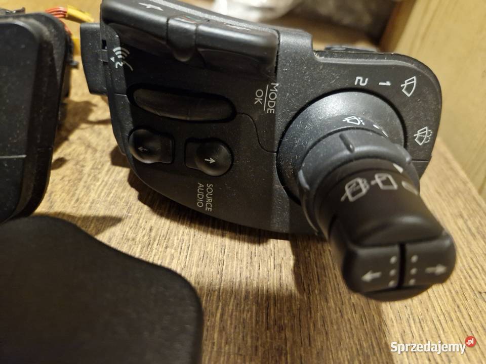 Przełącznik wycieraczek kierunków Clio III osobowe Aleksandrów Łódzki sprzedam