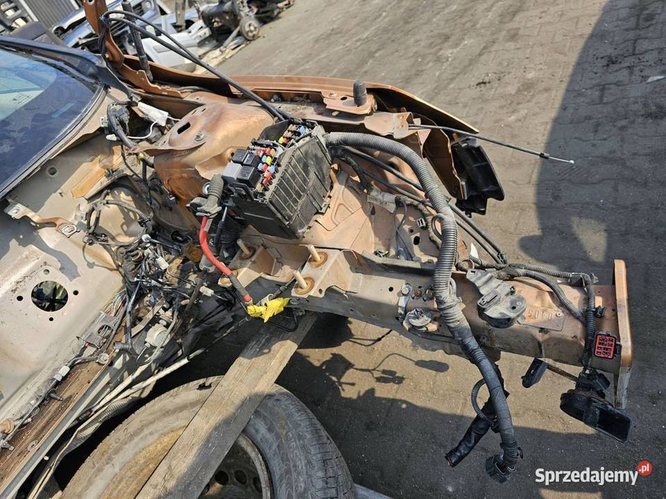 ĆWIARTKA LEWA PRZÓD VOLVO V60