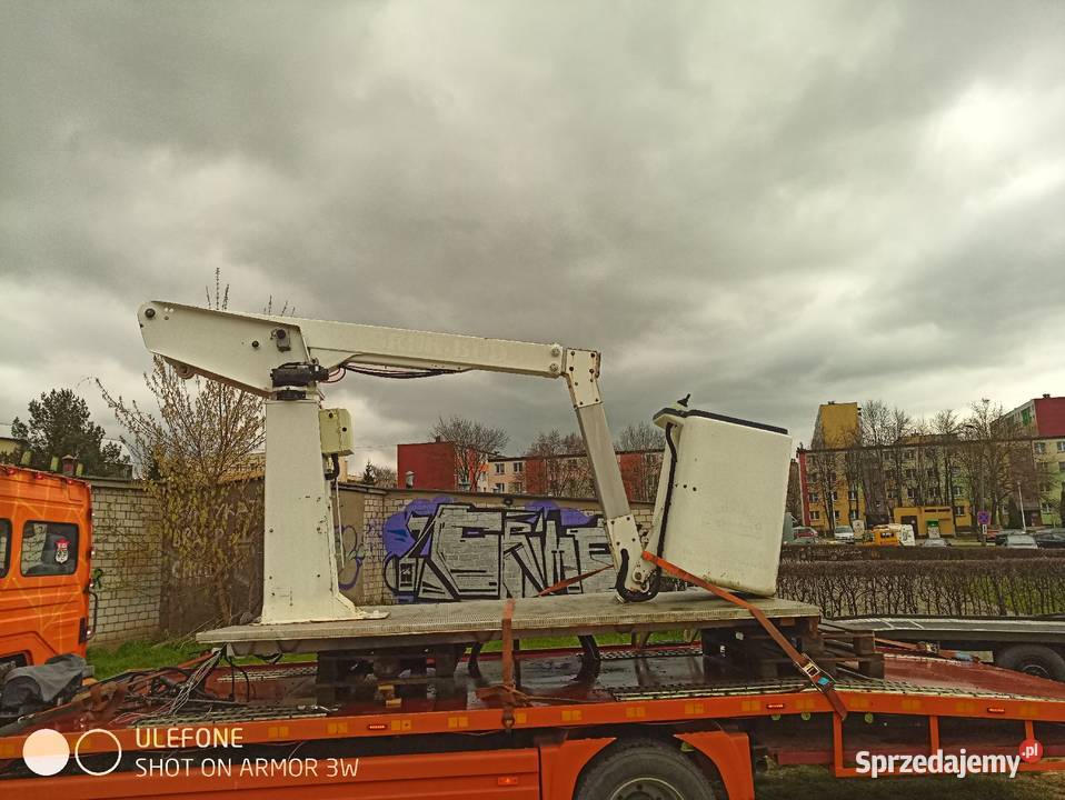 Podnośnik koszowy podest ruchomy Rok produkcji 2011 Białystok