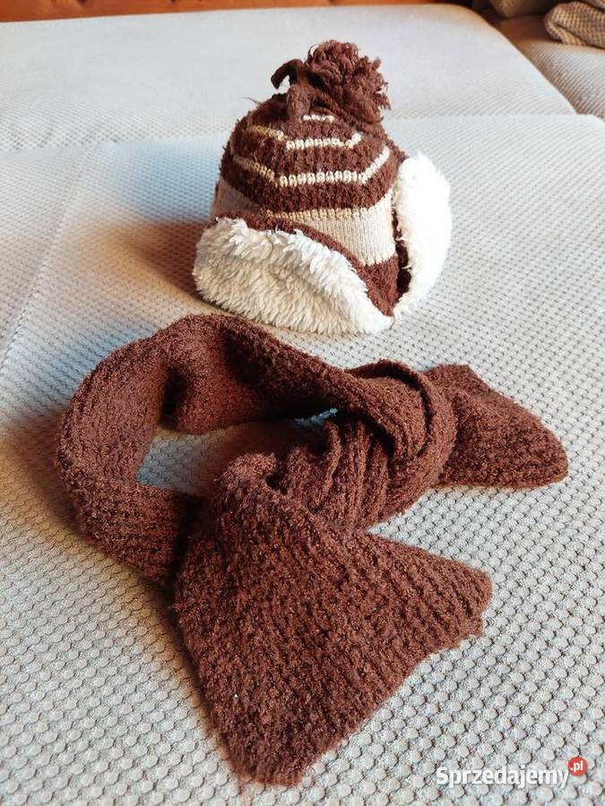 ciepły zimowy komplet czapka i szalik Kraków