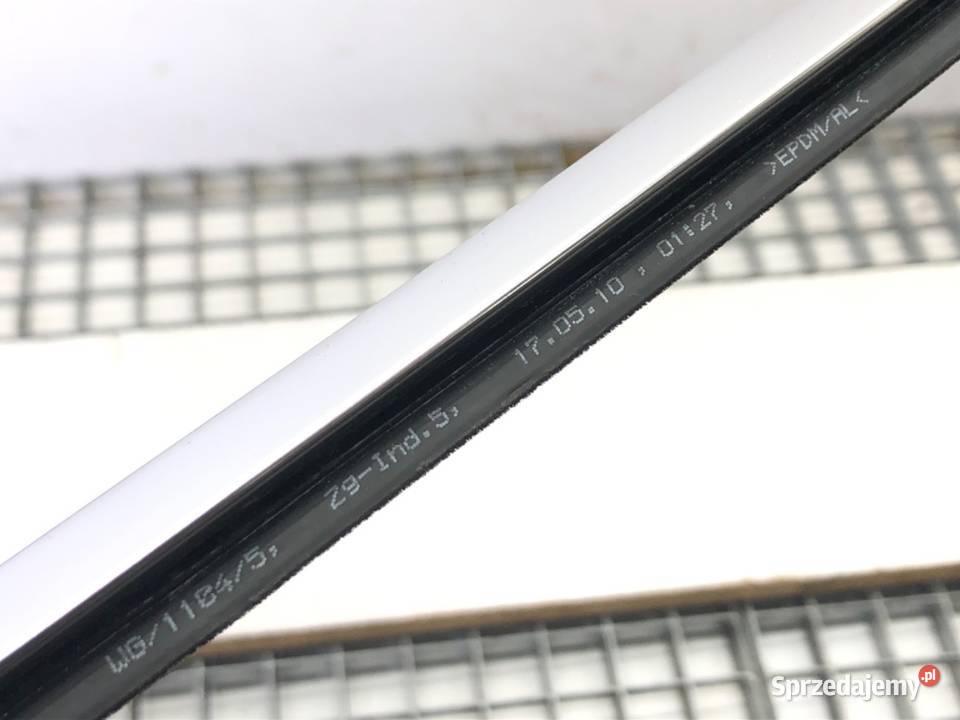 LISTWA ZGARNIAJĄCA PRZÓD PRAWA BMW F01