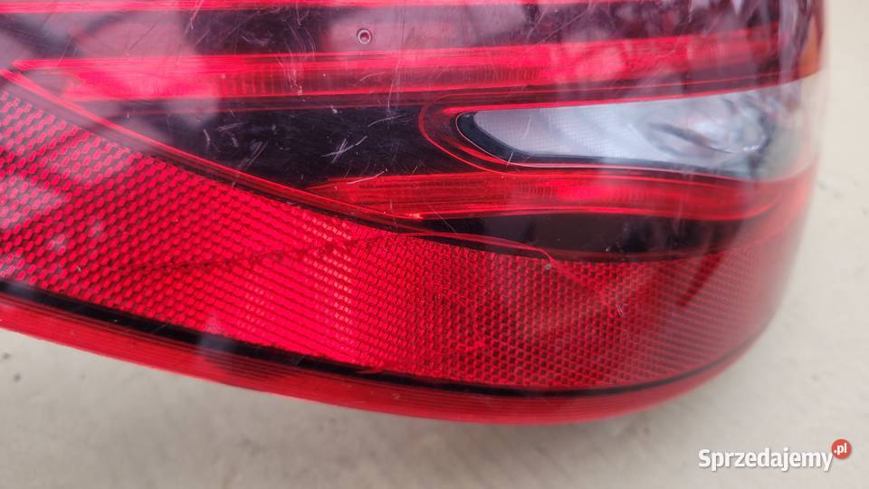 MERCEDES W205 LIFT KOMBI LAMPA LED LEWA TYŁ