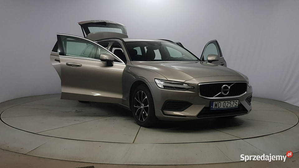 Volvo V60 B4 D Momentum Pro Z Polskiego Salonu ESP Warszawa