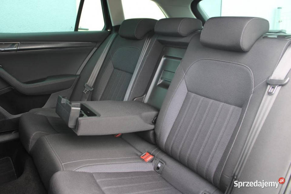 Skoda Superb 2023r niski przebieg fotel z Superb Kraków sprzedam