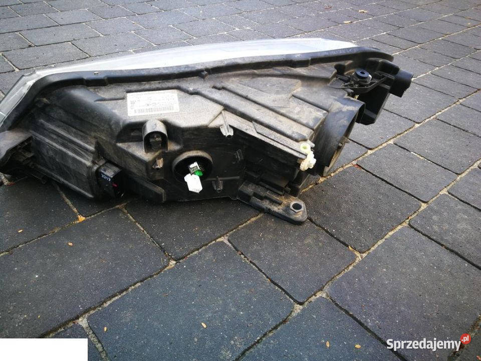 SKODA SUPERB 2015 LIFT REFLEKTOR XENON Karoseria Kozubszczyzna