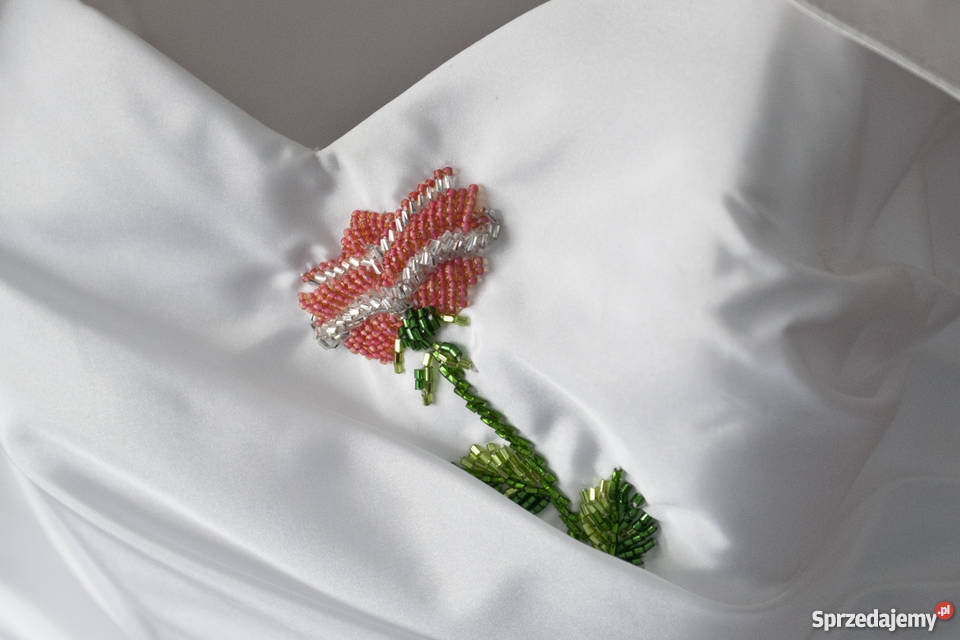 Suknia ślubna wyszywana koralikami Witów