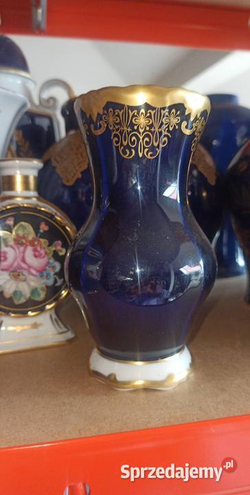 Wazonik kobaltowy Syg Weimar Ze złotym motywem