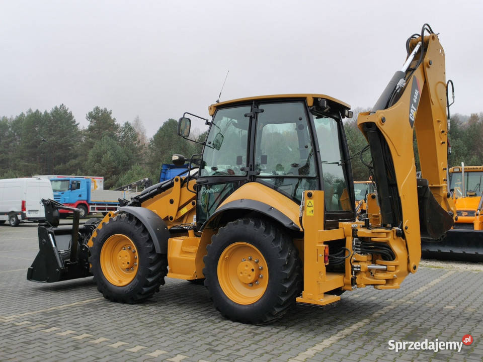 na równych kołach Caterpillar 444E Premier
