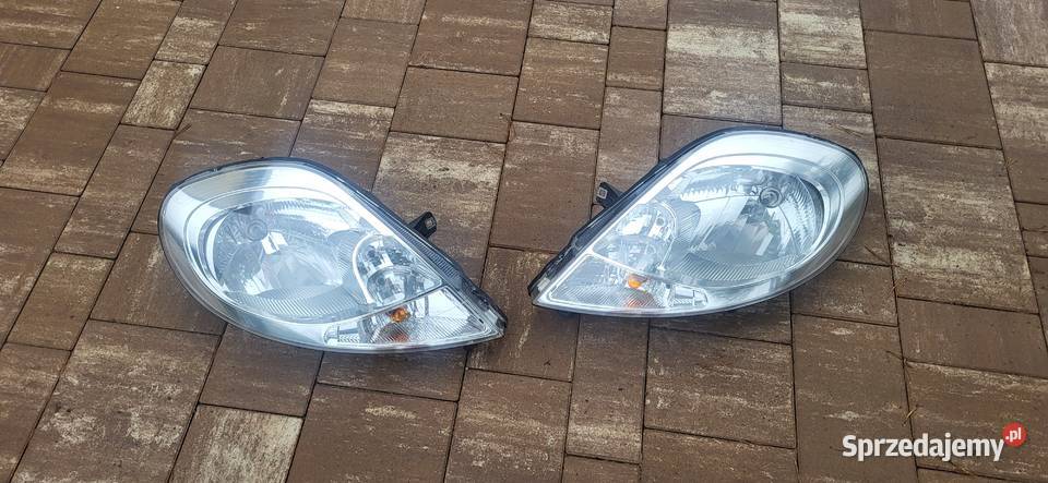 Sprzedam lampy opel vivaro lift Narol