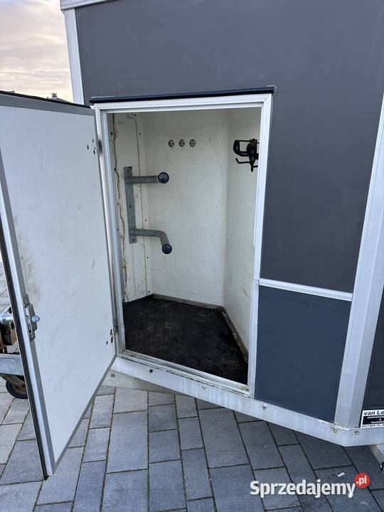 Przyczepa do przewozu 2 koni kat B dmc 1300 Do przewozu koni Mokra