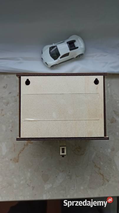 Drewniany Mini Garaż na Klucze do Samochodu Warszawa sprzedam