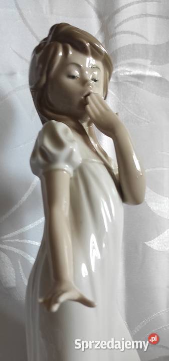 Figurka NAO autorstwa Lladro przedstawiająca łódzkie Pabianice
