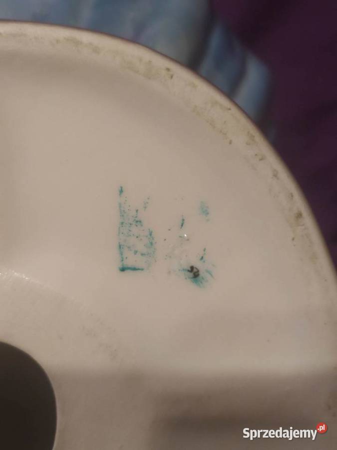 Porcelanowa dama z muszlą na biżuterię