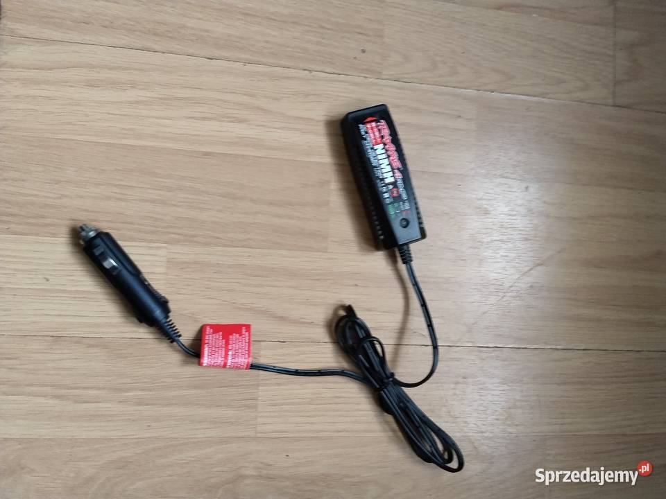 Mam do sprzedania nową ładowarkę traxxas 4amp Warszawa sprzedam