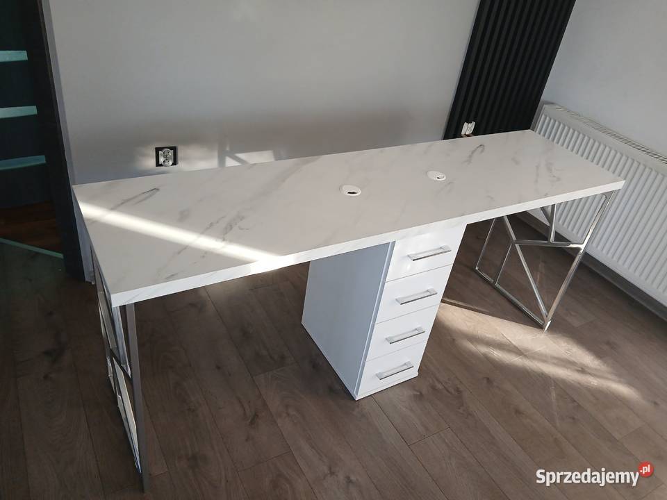 Biurko kosmetyczne do manicure z lamelami Fryzjerstwo i kosmetyka sprzedam