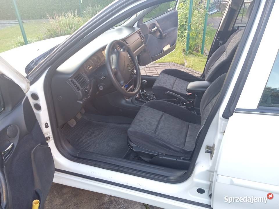 Opel Vectra B 18 201000km Olesno
