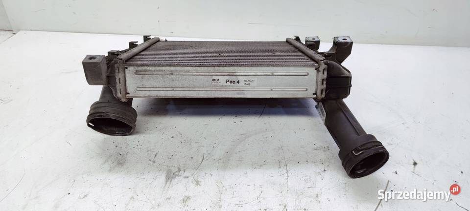 CHŁODNICA INTERCOOLER PRAWY AUDI Q7 4L 7L6145804 osobowe