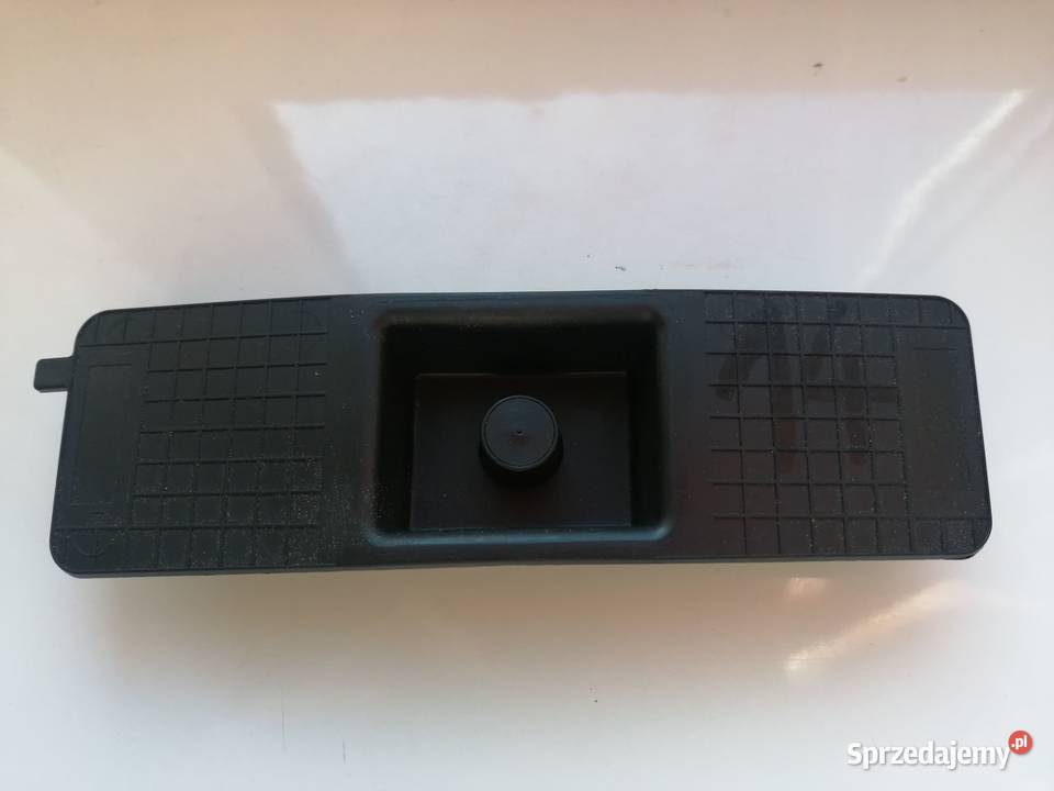 VOLVO XC60 lewe mocowanie dokladki zderzaka tyl Międzychód