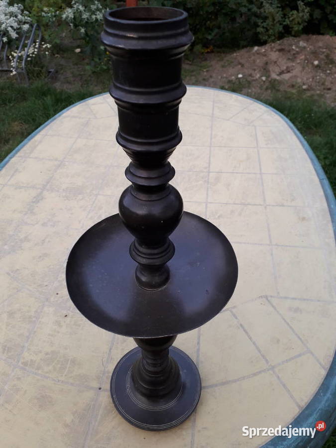 Stary duży mosiężny świecznik patyna