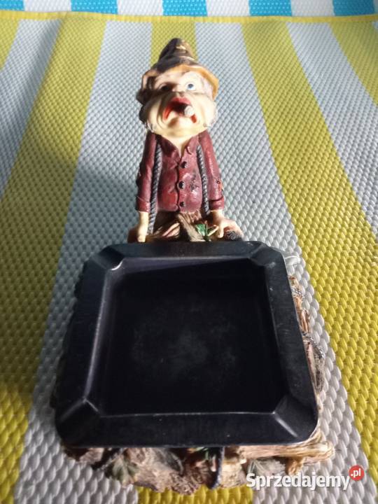 Popielniczkę sprzedam Borówno