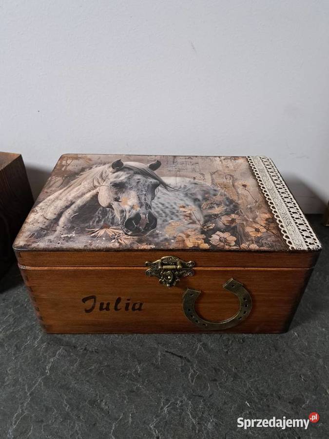 Szkatułka z koniem kuferek duży drewniany Kędzierzyn-Koźle sprzedam