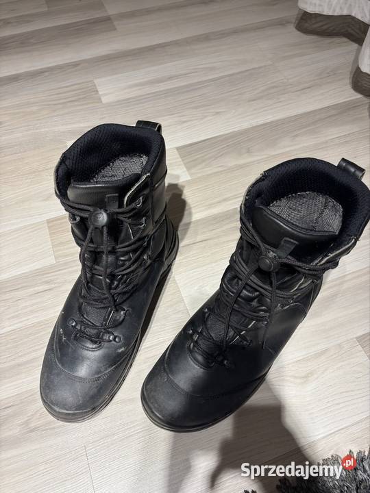 Zadbane buty służbowe rozmiar 475