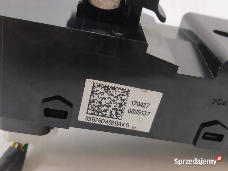 PRZEŁĄCZNIK SZYB PRAWY PRZÓD 93575D4030 Kia