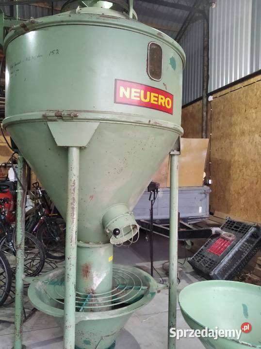 mieszalnik pasz z śrutownikiem tłoczącym Dulcza Wielka