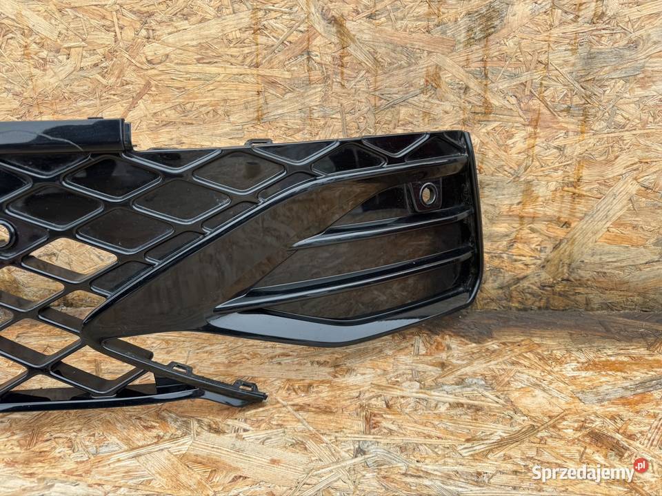 Środkowa kratka zderzaka przód vw golf 8 VIII