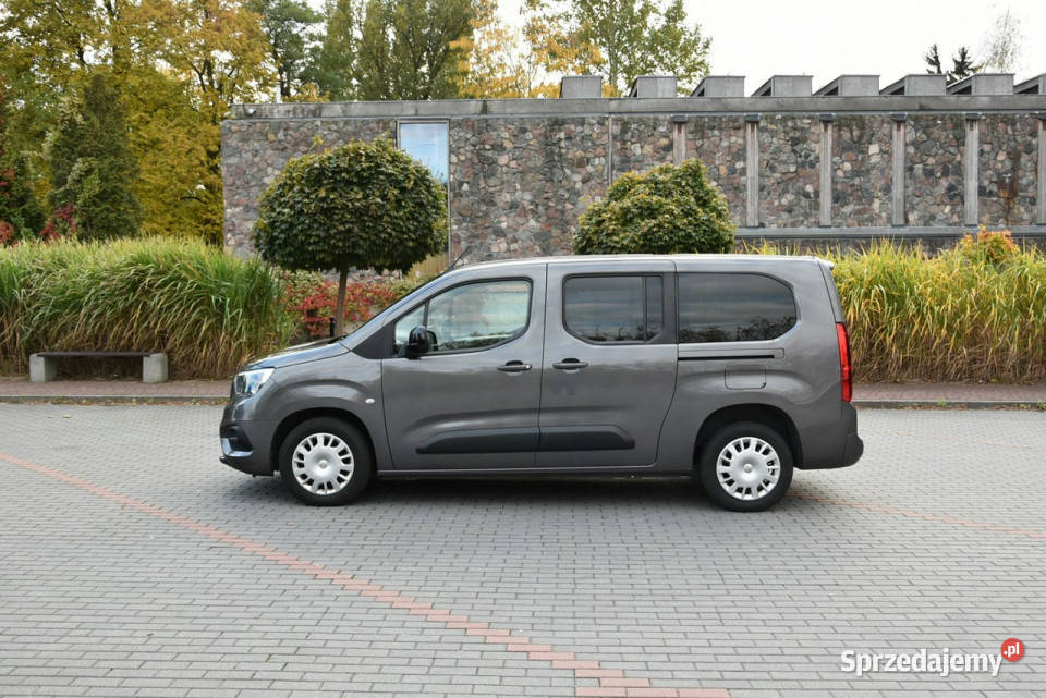 Opel Combo Life XL 15CDTi 102 Manual XI2021r 7os manualna Samochody osobowe Kampinos